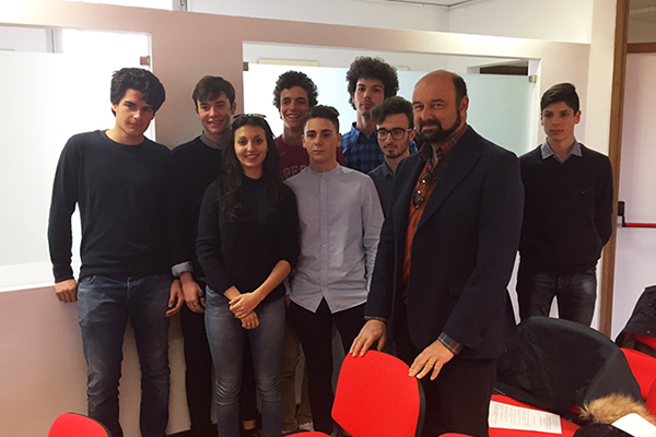 Alternanza scuola-lavoro: geometri ‘’in erba’’ progettano divisorio per la sede dell’Ufficio Scolastico Regionale