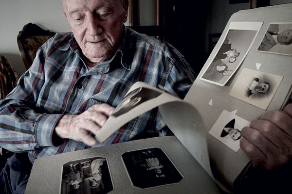 Soli Mai: il progetto contro la solitudine degli anziani diventa una mostra