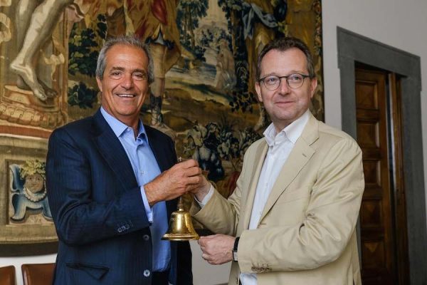 Scambio della ‘campanella’ tra Tombari e Salvadori