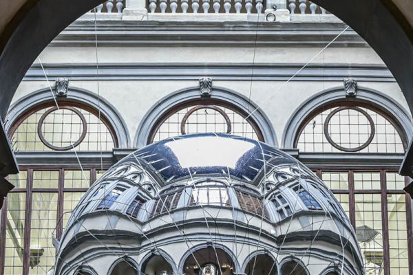 A Palazzo Strozzi la mostra ‘Tomàs Saraceno. Aria’