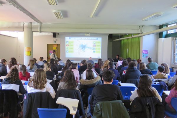 Incontri formativi con studenti degli istituti fiorentini contro le fake news