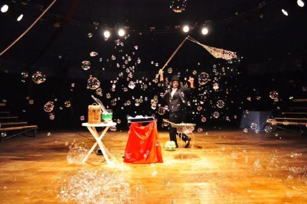 FUORI CENTRO: teatro e circo contemporaneo in periferia